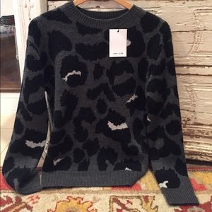 Gorgeous Snow Leopard Print John and Jenn sweater!
